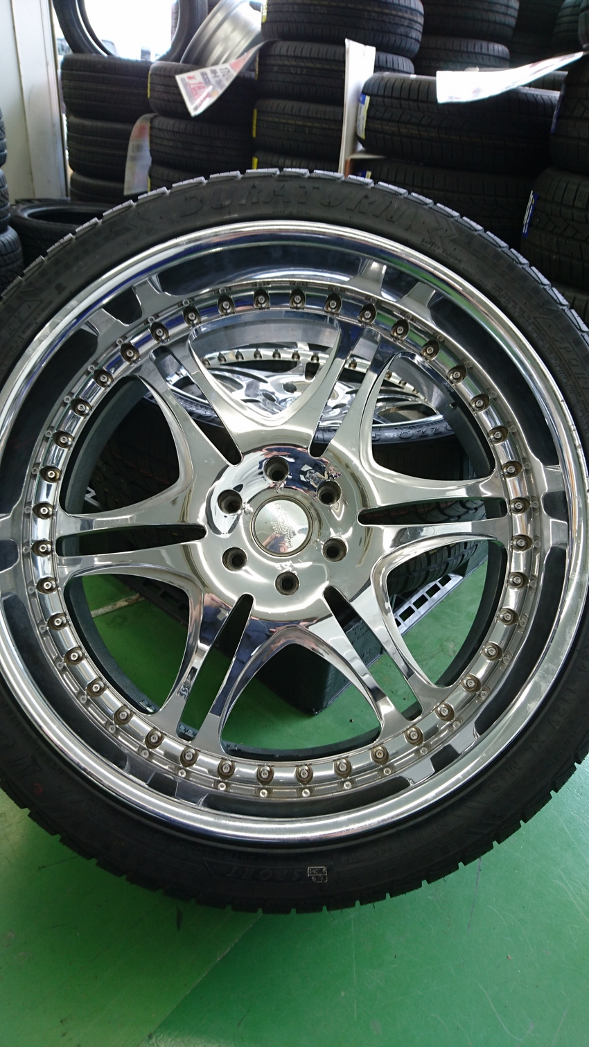 24インチタイヤ交換 タイヤ市場花園インター店 タイヤ スタッドレス オールシーズンが安いタイヤ専門店